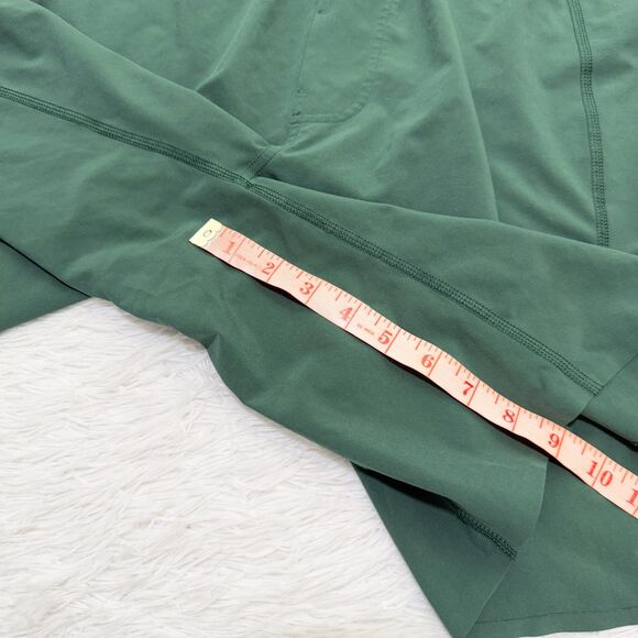 Men Lululemon T.H.E. Short Lined 9 inch in Forest Green Check Measurement - Picture 3 of 8